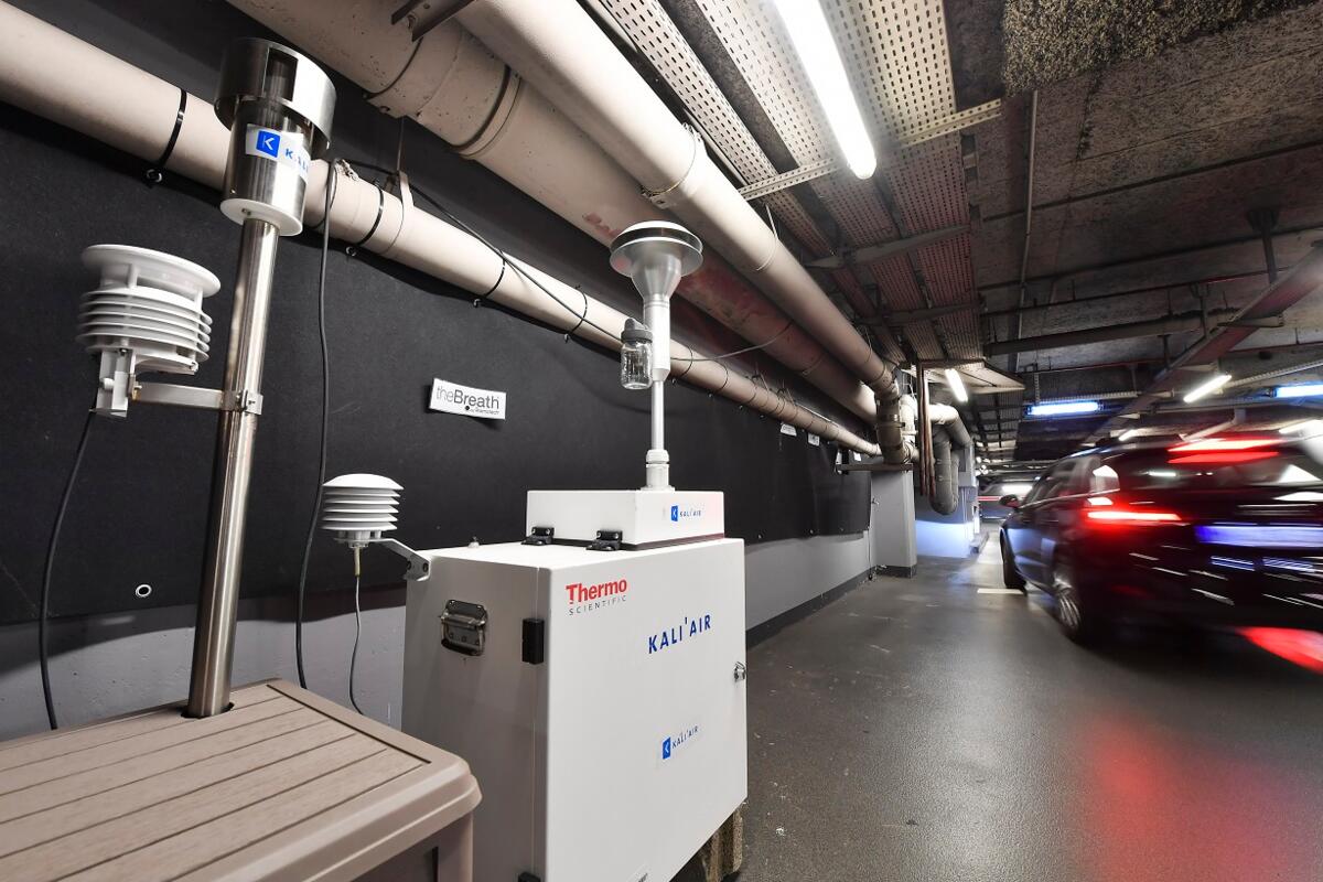 Test de dépollution dans le parking du Centre Commercial Carrefour