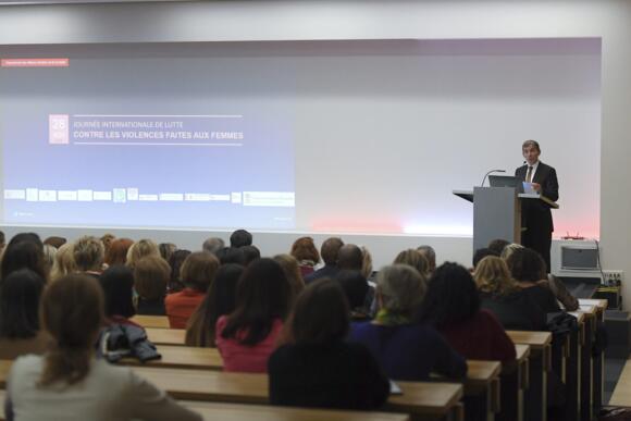 Journée Internationale de lutte contre les violences faites aux femmes