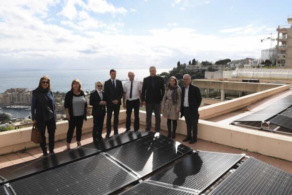 Pose de panneaux solaires à l&rsquo;Ecole des Révoires