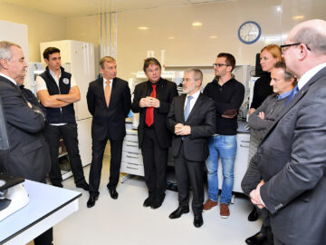 Visite de deux Conseillers Ministres au Centre Scientifique de Monaco